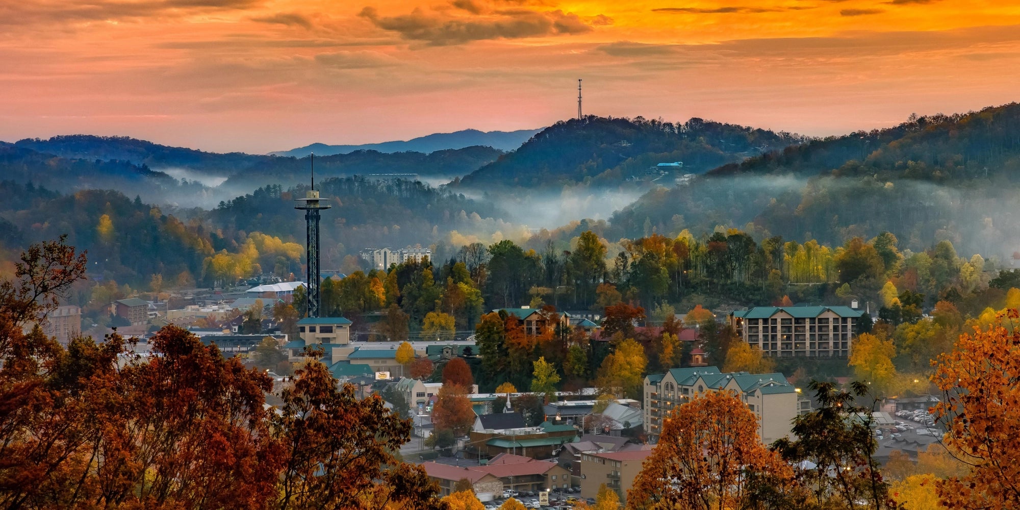 Gatlinburg at Sunrise – A Serene Mountain Escape