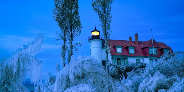 Winter Radiance - Lighthouse in Frost